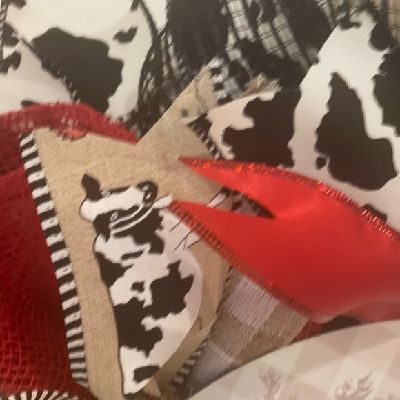 COW THEMED wreath. UDDERLY adorable large custom hand crafted 24-26” wreath COWS - Picture 7 of 10